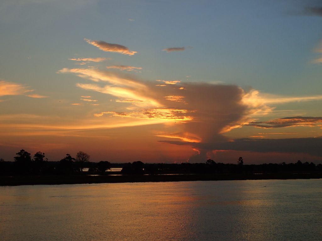 Coucher de soleil sur l'Amazone