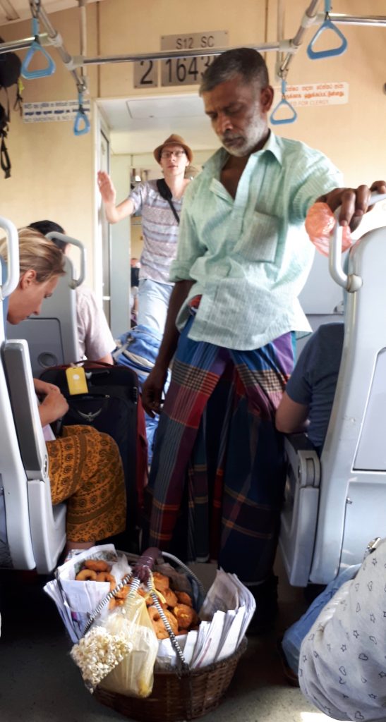 Sri Lanka beignets train